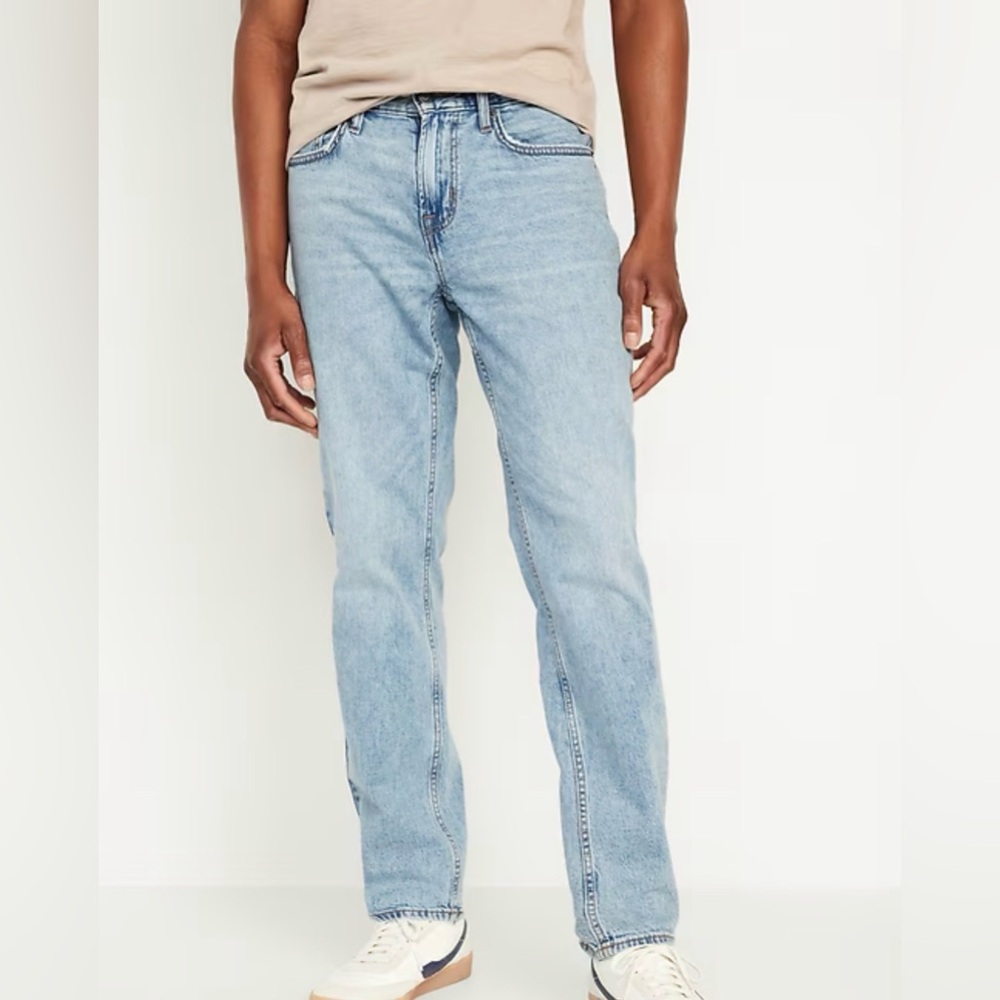 Like new old navy men’s taper athletic fit Jean in light wash 33x34